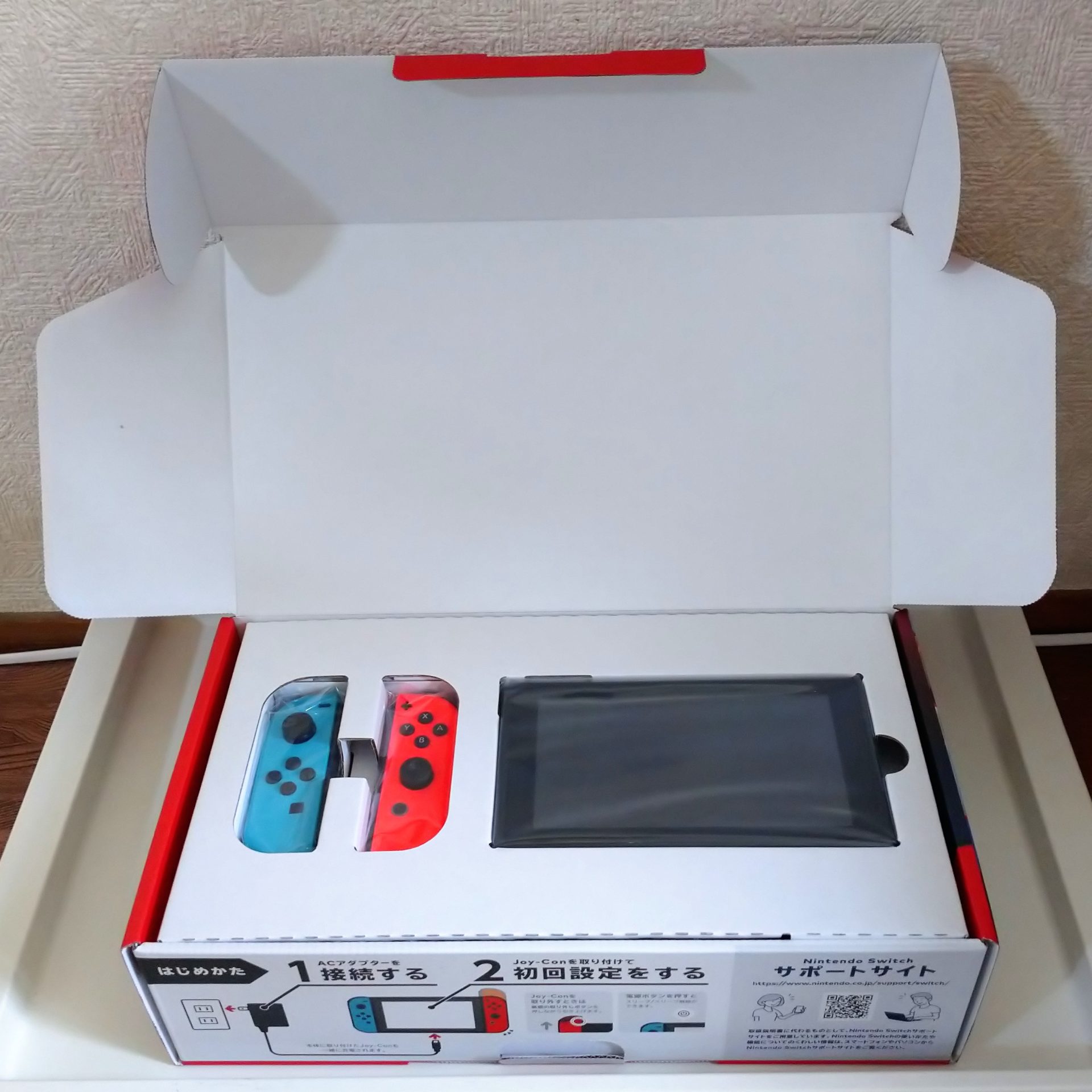 Nintendo Switch本体 ネオンブルー・ネオンレッド 持続時間が長くなった新モデル ドック Joy-Con ストラップ グリップ